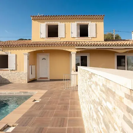 Holiday home Awesome In Du Gard *
