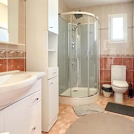 Holiday home Awesome In Du Gard *