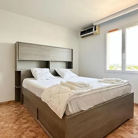 Awesome In Du Gard Holiday home Rochefort-du-Gard